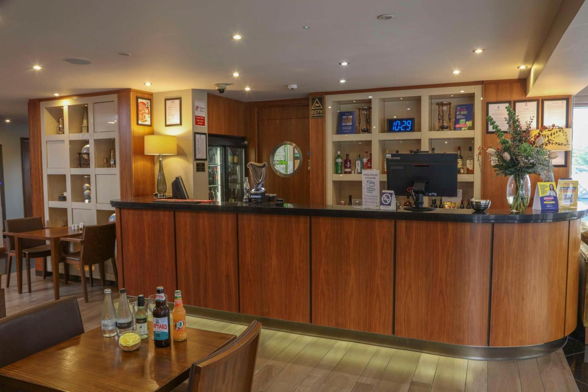 Best Western Pontypool Metro Hotel מראה חיצוני תמונה