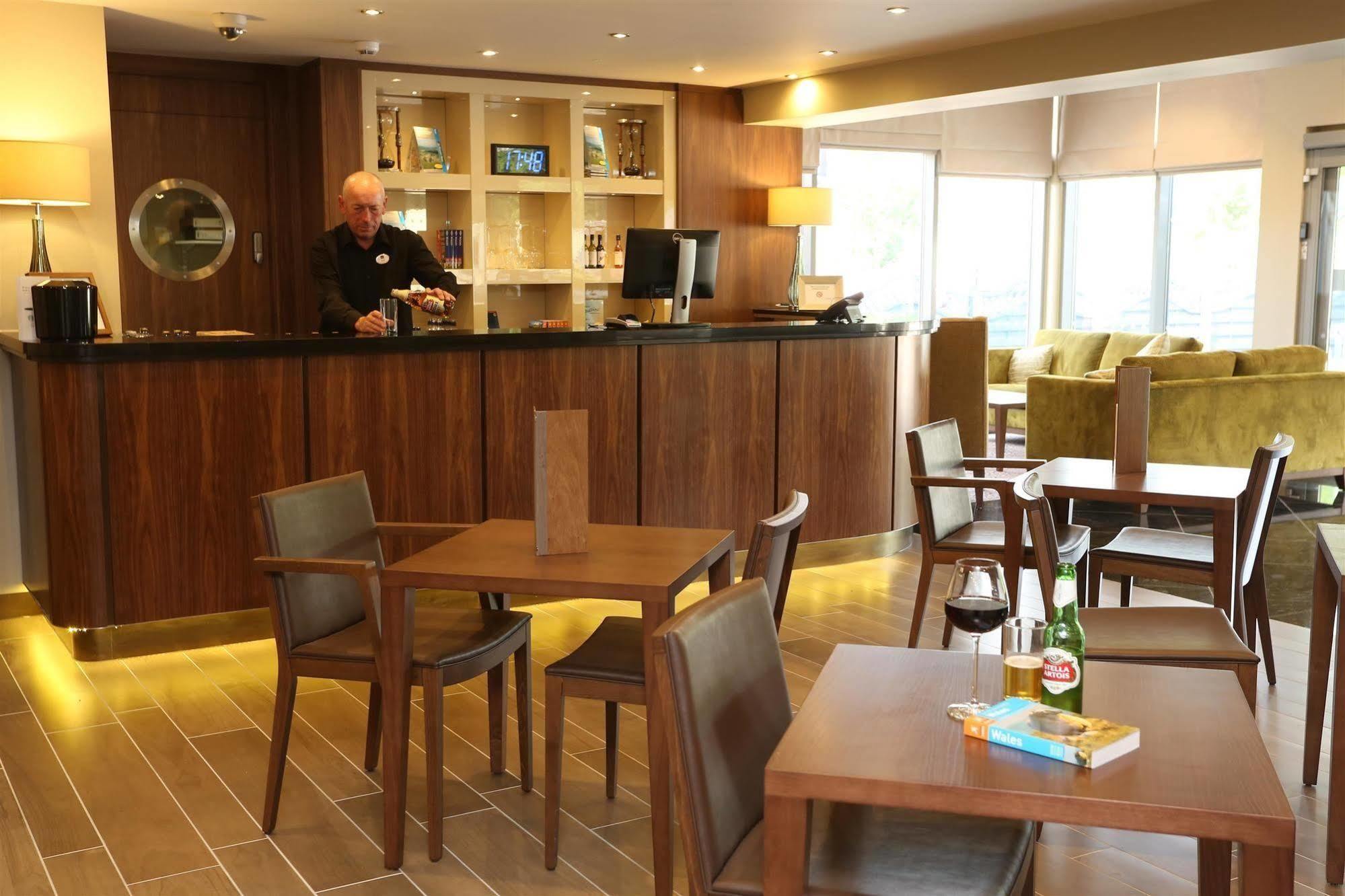 Best Western Pontypool Metro Hotel מראה חיצוני תמונה